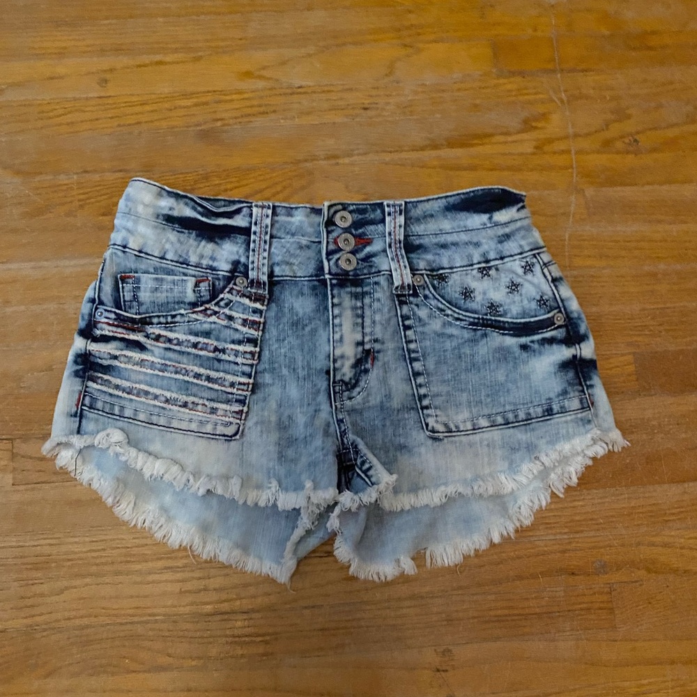 Junior’s American Acid Wash Denim Shorts